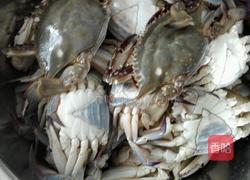 水煮螃蟹的做法图解1