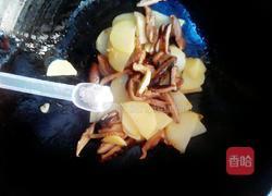 香菇土豆片的做法图解5