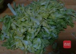 圆白菜粉丝炒肉的做法图解3