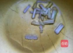 青椒炒红肠的做法图解3