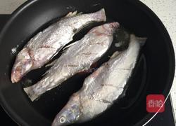 煎白鱼的做法图解3