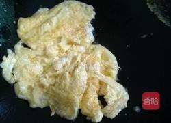 胡萝卜丝炒鸡蛋的做法图解2