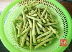 豇豆红烧肉的做法图解3