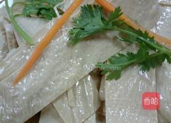 凉拌豆筋的做法图解1