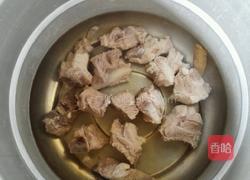 萝卜排骨汤的做法图解3