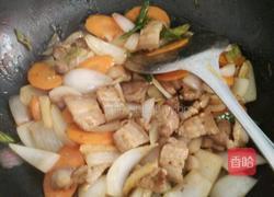 胡萝卜回锅肉的做法图解6