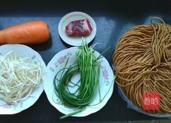 肉丝炒面的做法图解1