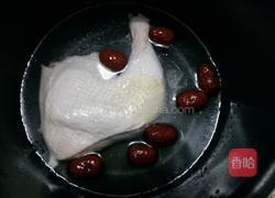 红枣炖鸡汤的做法图解3