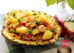菠萝海鲜炒饭的做法图解7