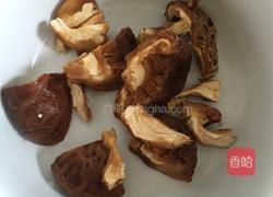 花菇炖土鸡的做法图解2