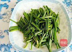 韭菜炒银鱼的做法图解1