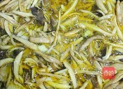 鸡纵菌面的做法图解2
