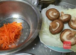 白菜香菇肉包子的做法图解3