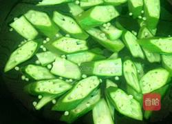 秋葵炒键子肉的做法图解4