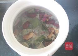 银耳雪梨羹的做法图解2