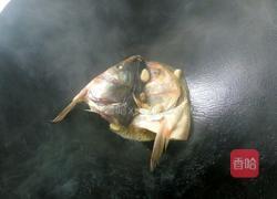 鲢鱼头豆腐汤的做法图解3