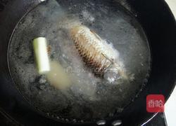 鲫鱼蘑菇汤的做法图解7