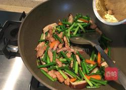 蒜苔香菇炒肉的做法图解9