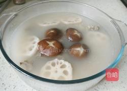 莲藕排骨汤的做法图解7