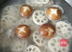 莲藕排骨汤的做法图解6