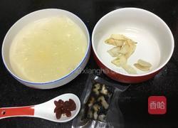 阿胶银耳羹的做法图解1