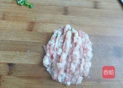 胡萝卜玉米瘦肉汤的做法图解1