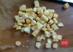 胡萝卜玉米瘦肉汤的做法图解3