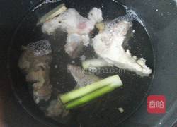 苦瓜龙骨汤的做法图解3