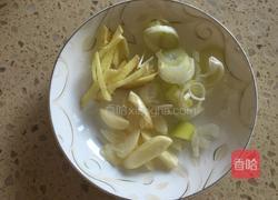 五花肉炒包菜的做法图解2