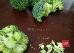 凉拌西兰花的做法图解2