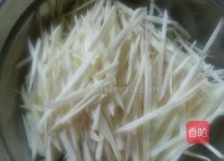 茭白炒肉丝的做法图解2