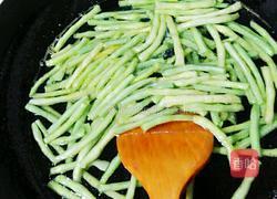 瘦肉豆角烧茄子的做法图解3
