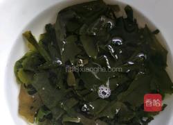 小白菜紫菜鸡蛋汤的做法图解1