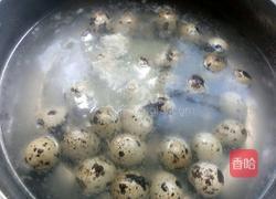 笨鸡炖虎皮鹌鹑蛋的做法图解2