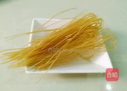 韭菜炒粉条的做法图解2