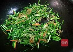 韭菜炒粉条的做法图解12