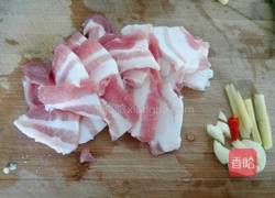 黄瓜皮炒肉的做法图解3