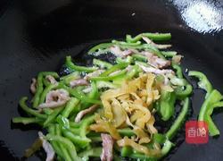 青椒榨菜肉煲仔饭的做法图解4
