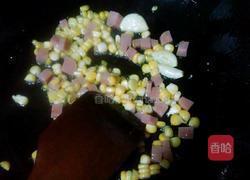 鸡蛋火腿炒豆米的做法图解3
