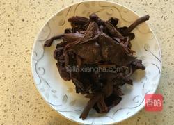 红蘑炒土豆片的做法图解3