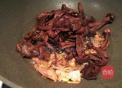 红蘑炒土豆片的做法图解10