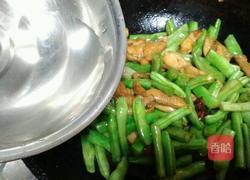 豆角炒鸡肉的做法图解10