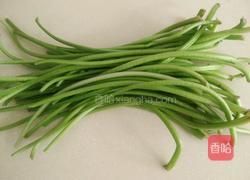 凉拌红薯茎的做法图解1