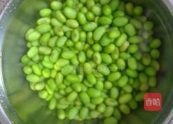 肉沫泡椒炒毛豆的做法图解3
