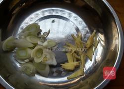 西芹炒豆腐皮的做法图解3