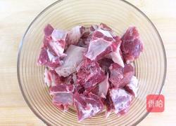 牛肉炖玉米的做法图解1