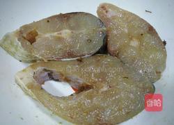 大蒜烧鲢鱼的做法图解2
