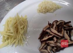 韭黄炒鸡丝的做法图解2