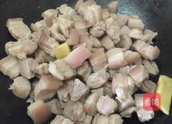 榛蘑杂焖五花肉的做法图解4