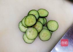 黄瓜素汤的做法图解1